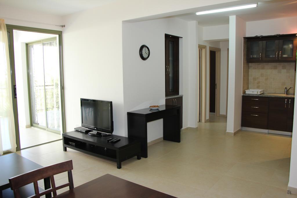 Danaos Pool View Διαμέρισμα Πάφος Εξωτερικό φωτογραφία